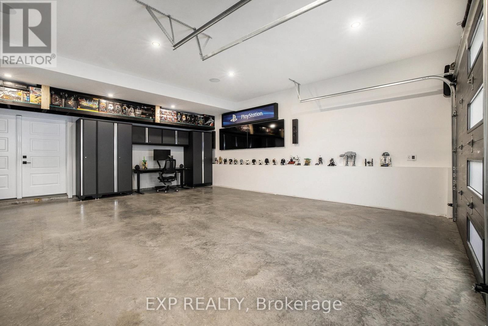 1056 NOTRE DAME STREET Image 27