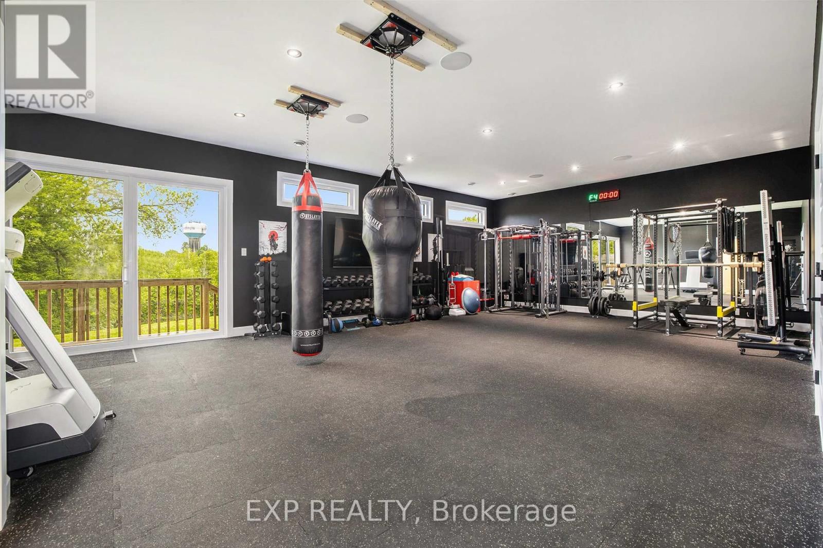 1056 NOTRE DAME STREET Image 28