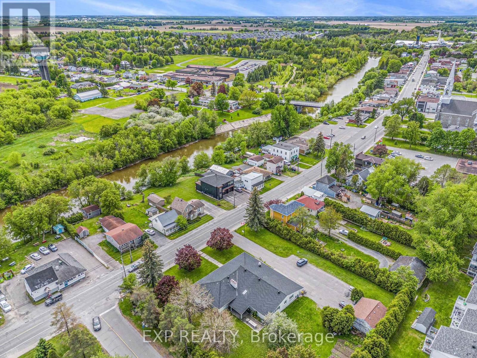 1056 NOTRE DAME STREET Image 33