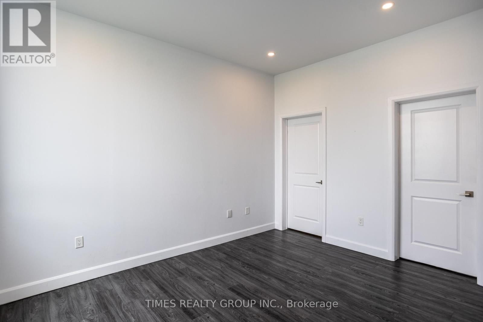 304 - 365 ARMOUR ROAD Image 9