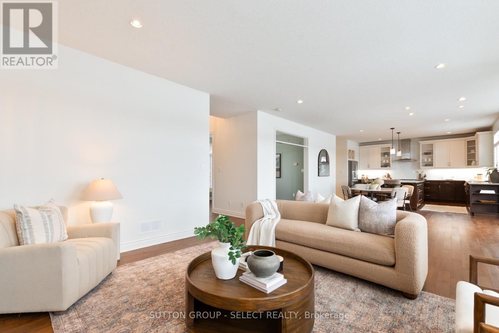 558 ECLIPSE WALK Image 12