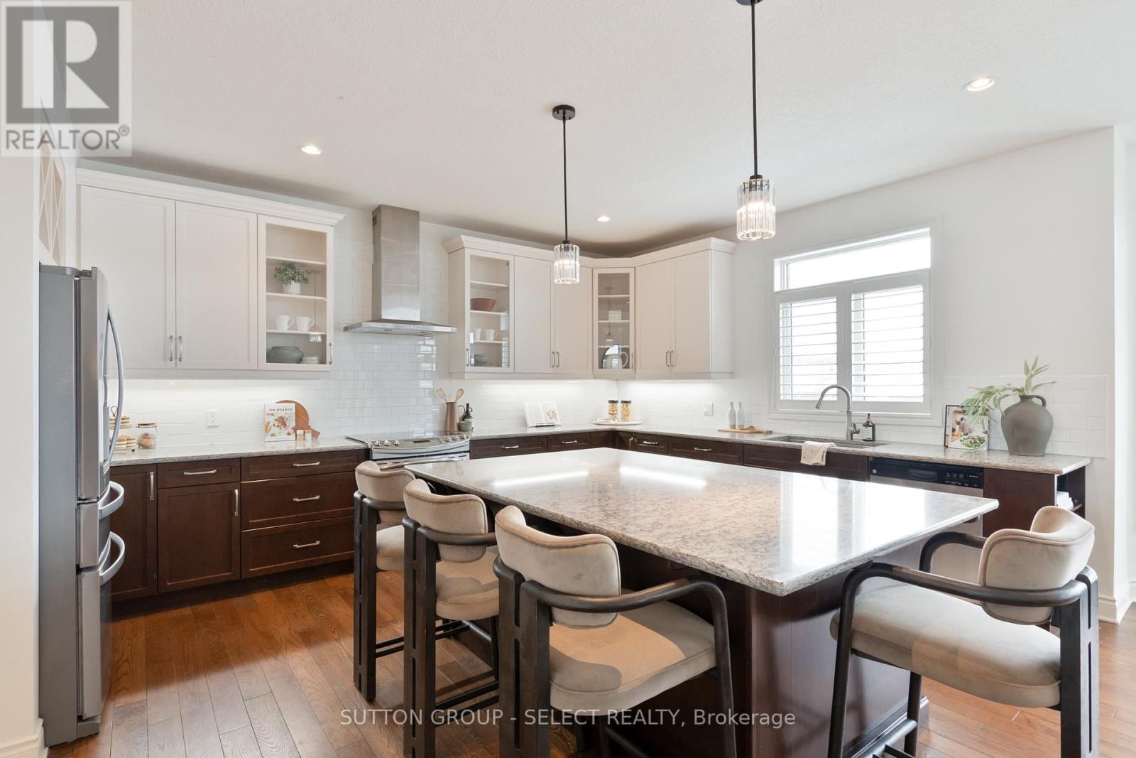 558 ECLIPSE WALK Image 21