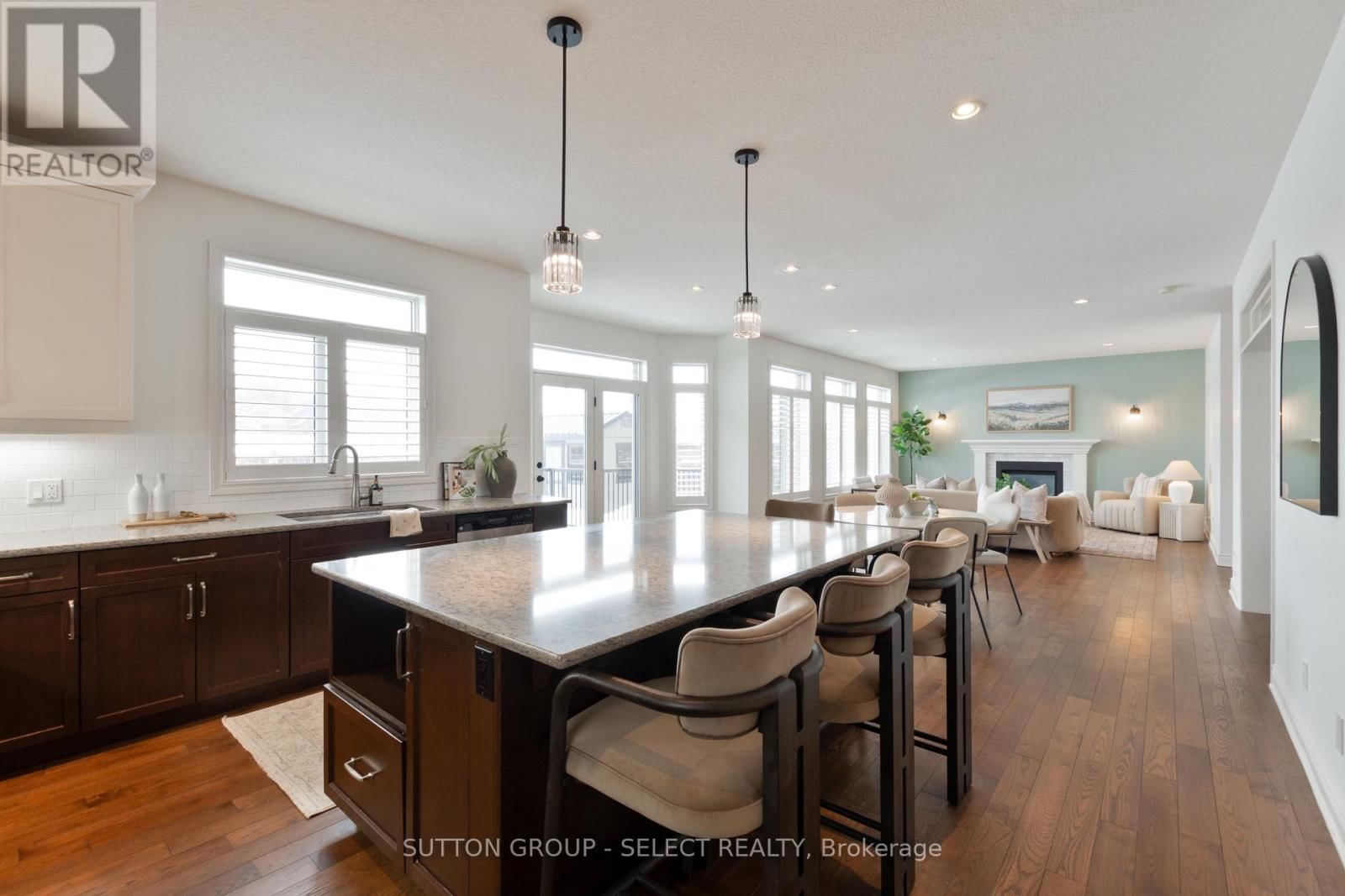 558 ECLIPSE WALK Image 22