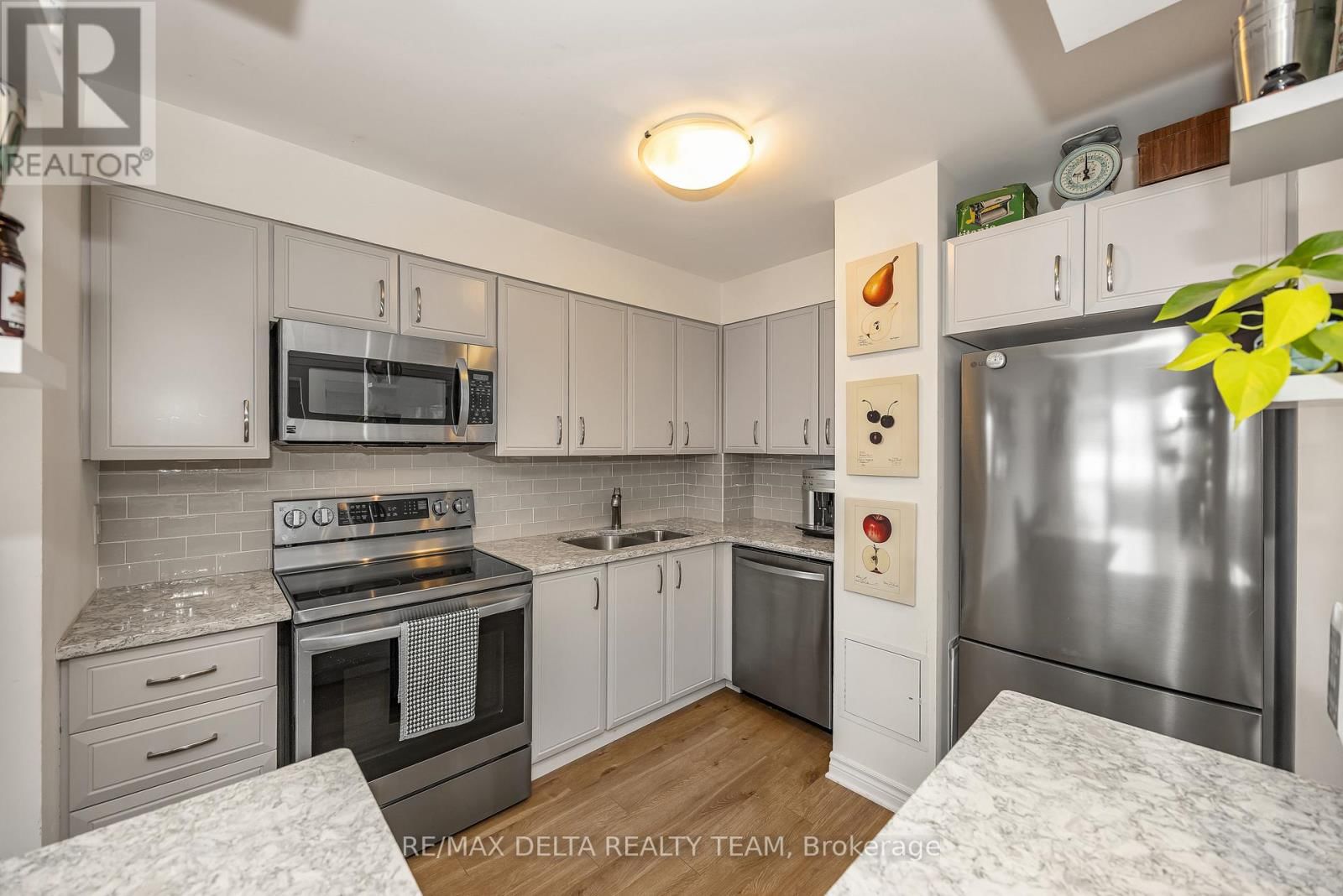 111 - 2871 RICHMOND ROAD Image 6