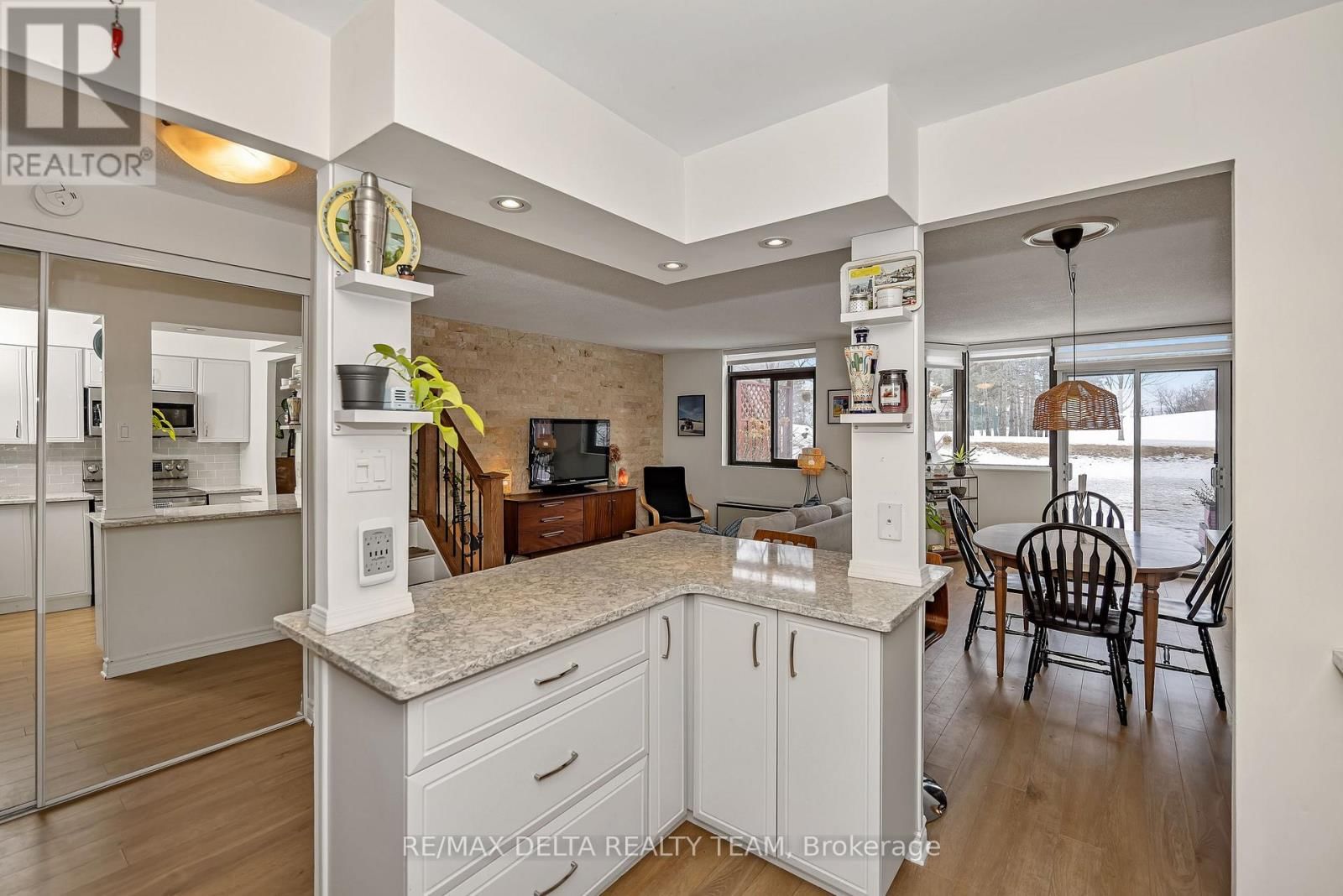 111 - 2871 RICHMOND ROAD Image 8