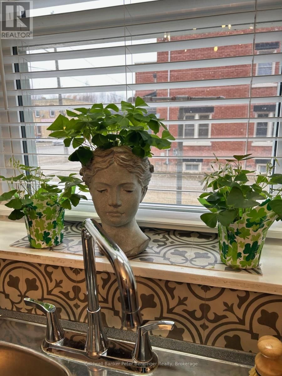 521 MILL STREET Image 16