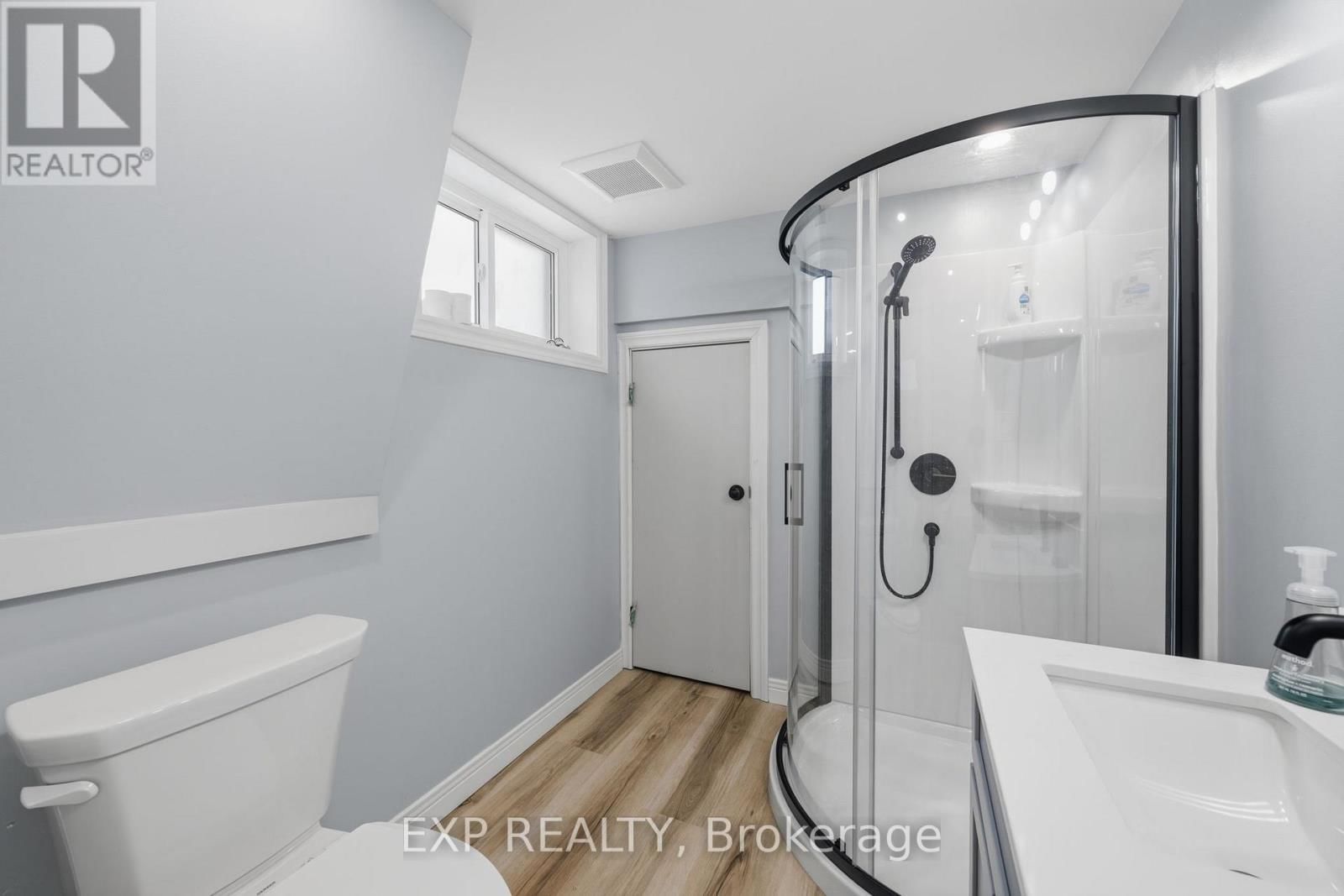 597 GOLD STREET Image 32