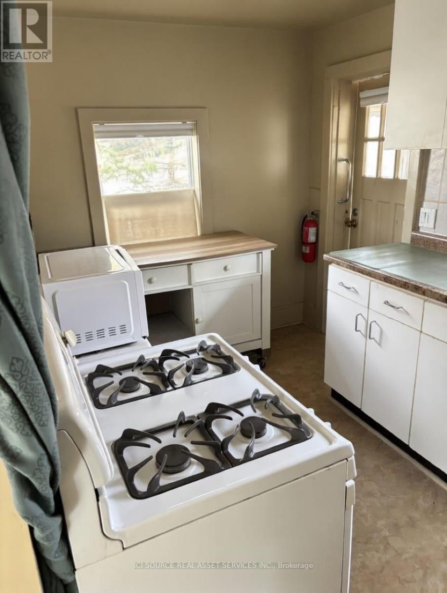 555 NIAGARA BOULEVARD Image 18