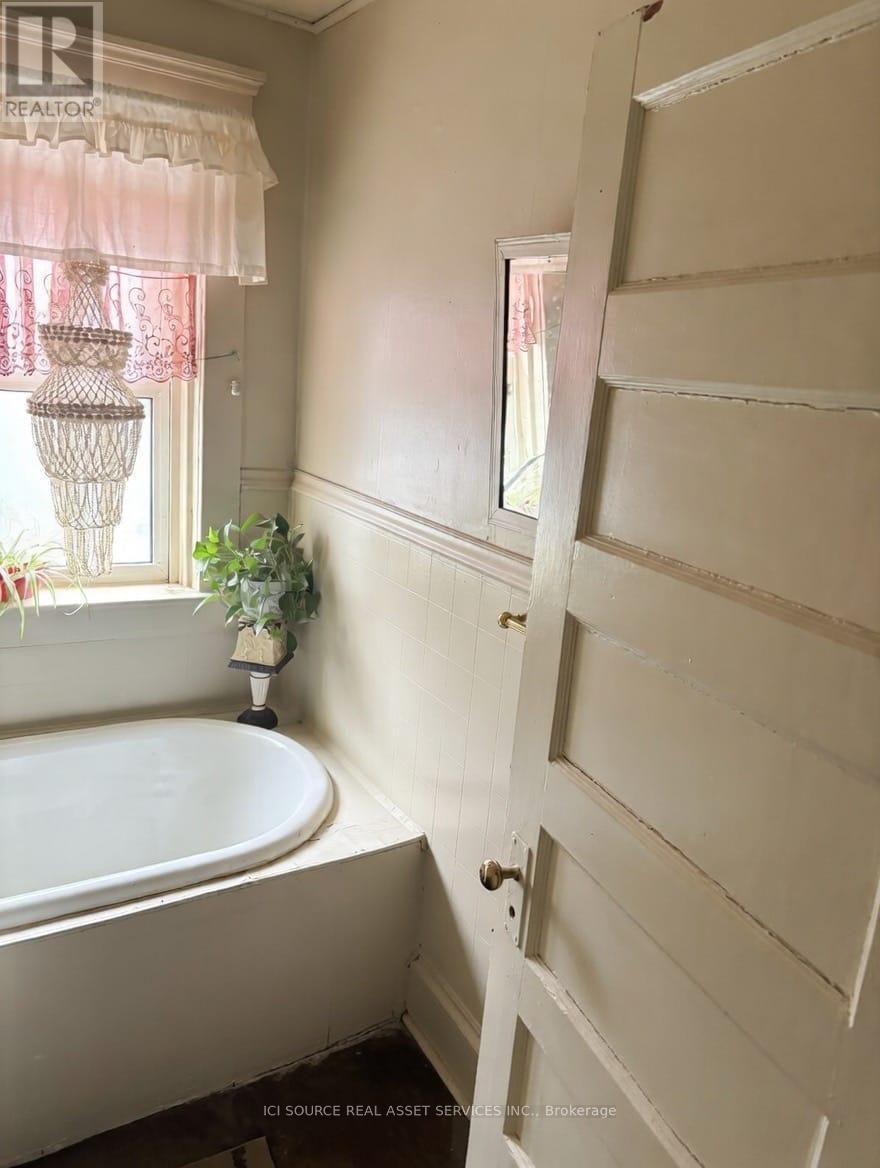 555 NIAGARA BOULEVARD Image 23