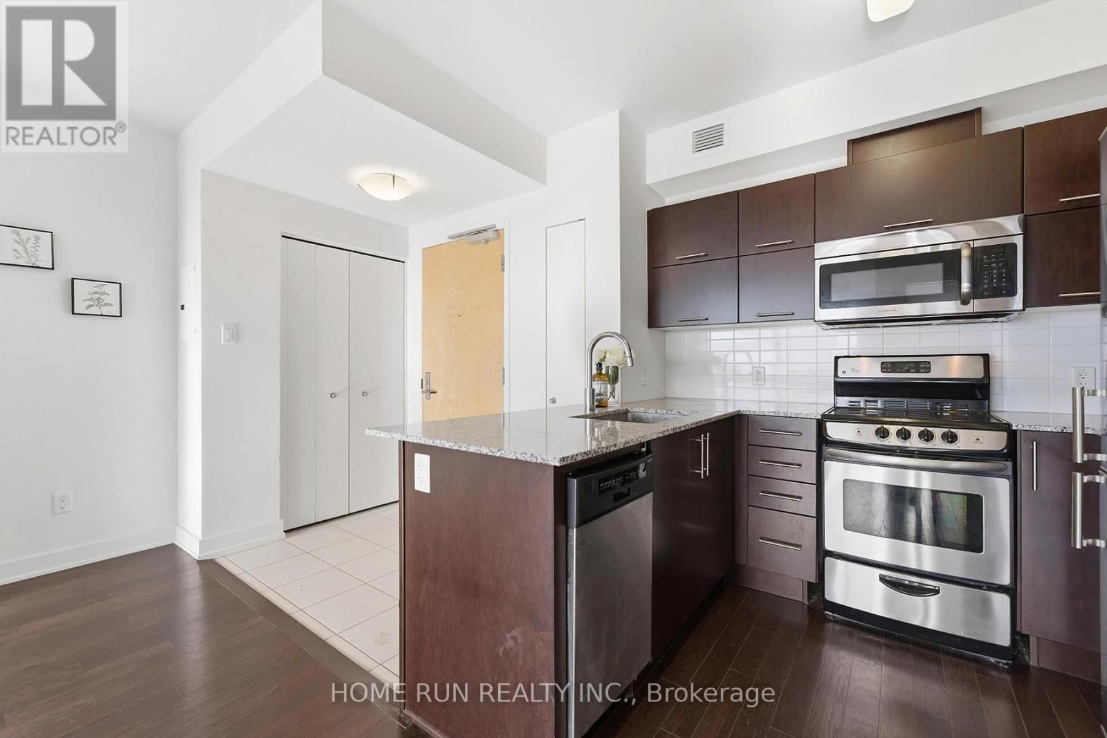 1306 - 40 NEPEAN STREET Image 13