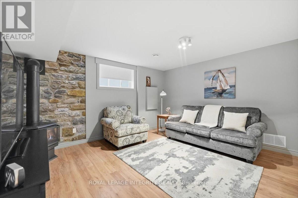 206 TRILLIUM CIRCLE Image 29