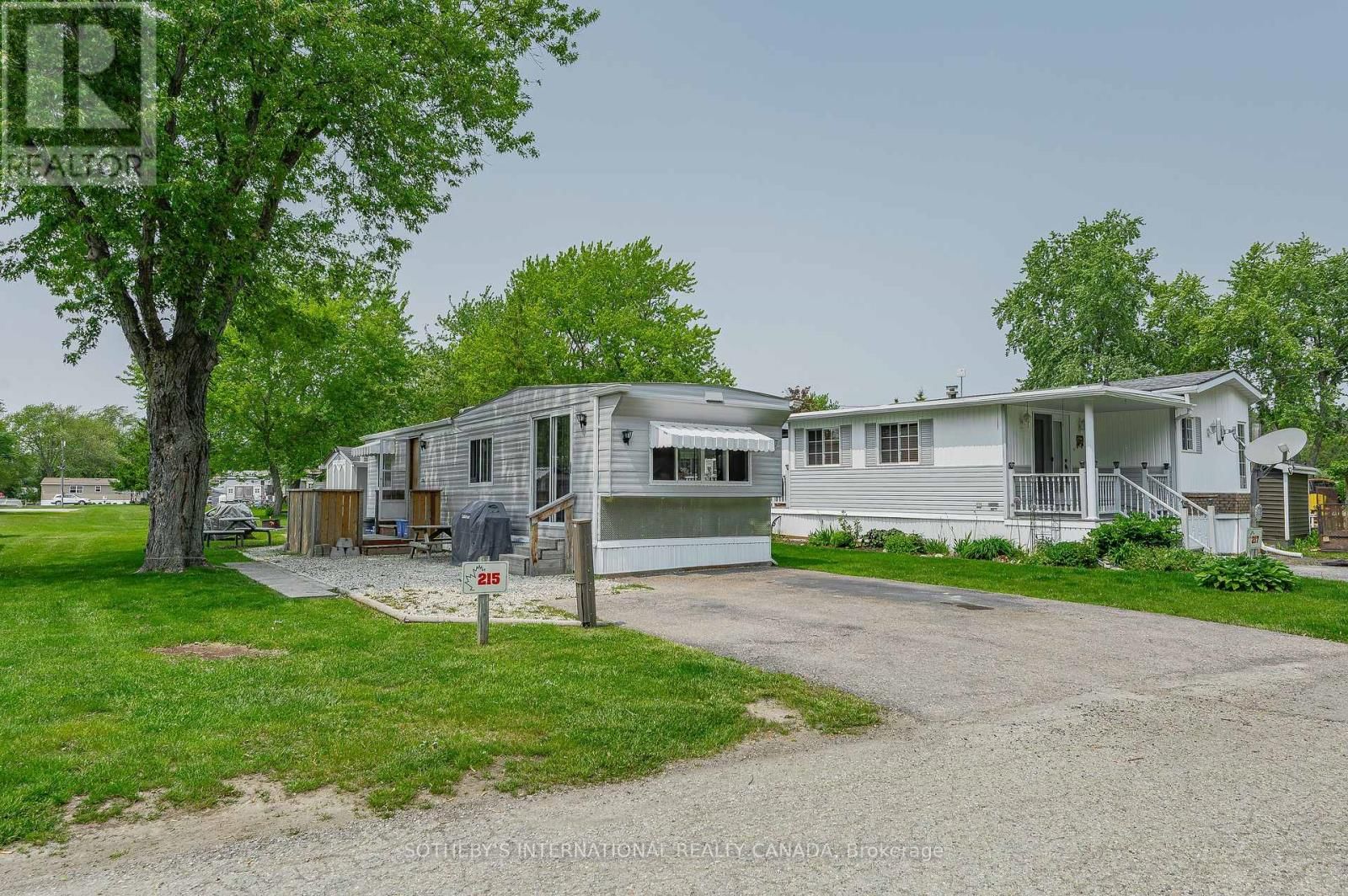 215 - 580 BEAVER CREEK ROAD Image 1