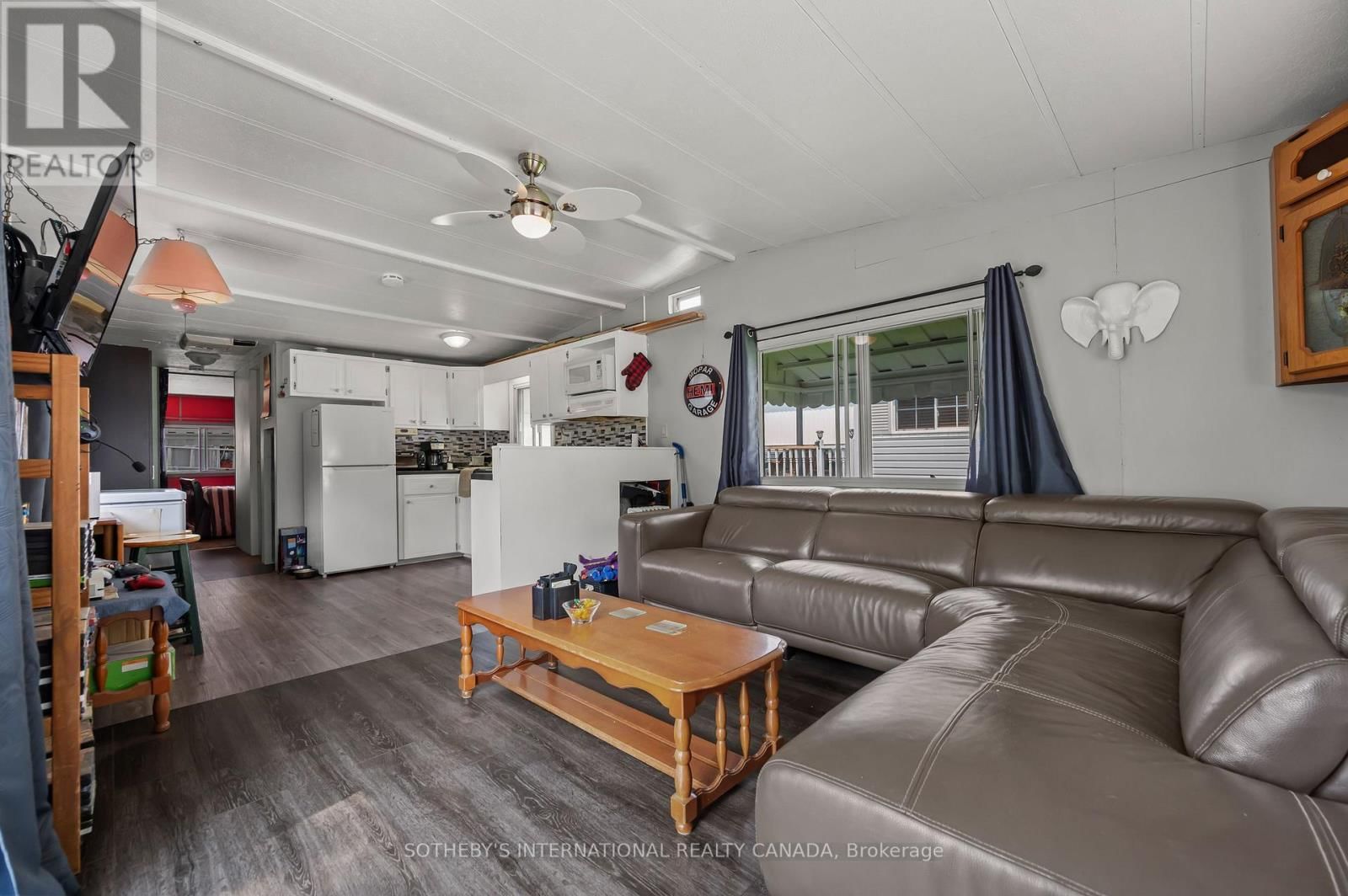 215 - 580 BEAVER CREEK ROAD Image 15