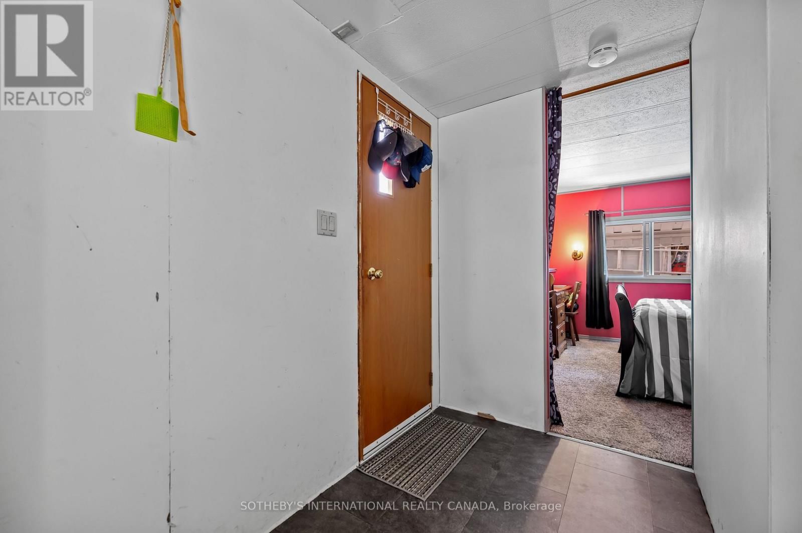 215 - 580 BEAVER CREEK ROAD Image 17