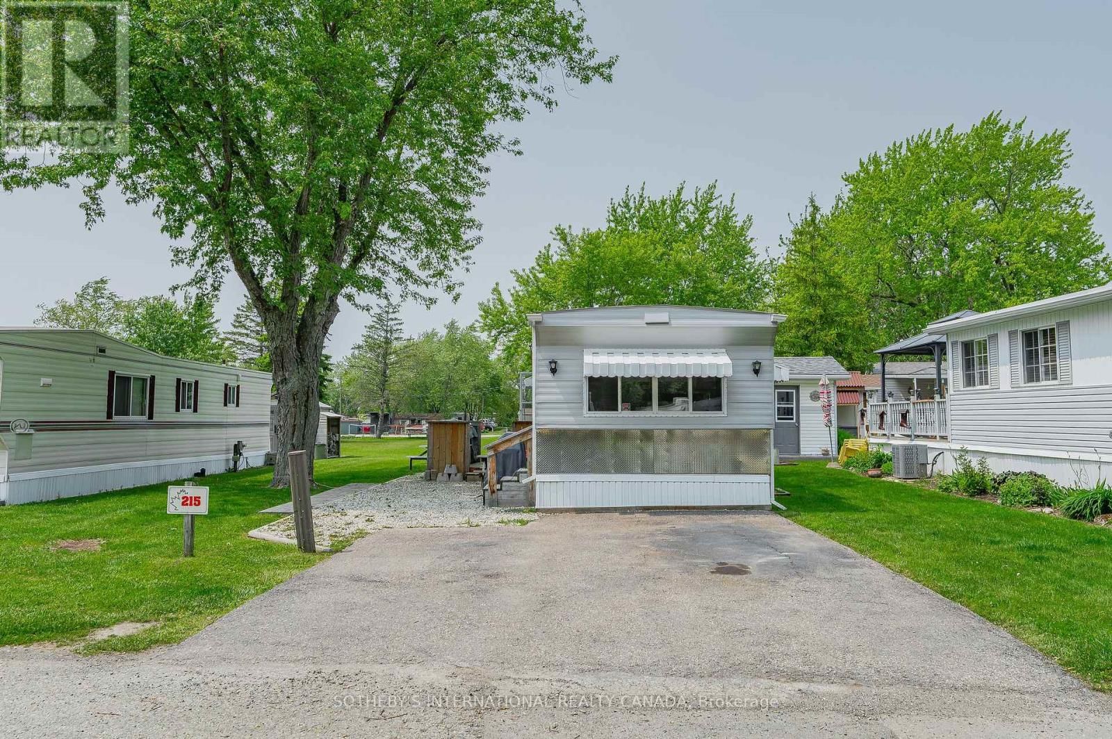 215 - 580 BEAVER CREEK ROAD Image 2