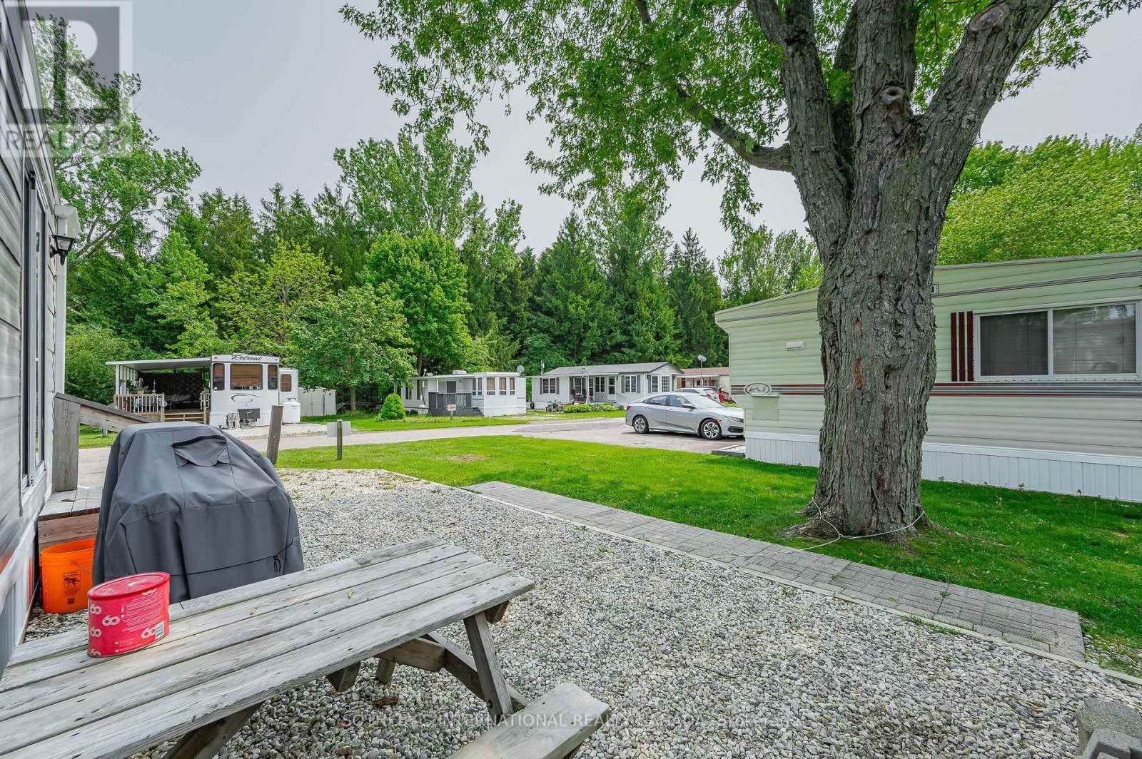 215 - 580 BEAVER CREEK ROAD Image 23