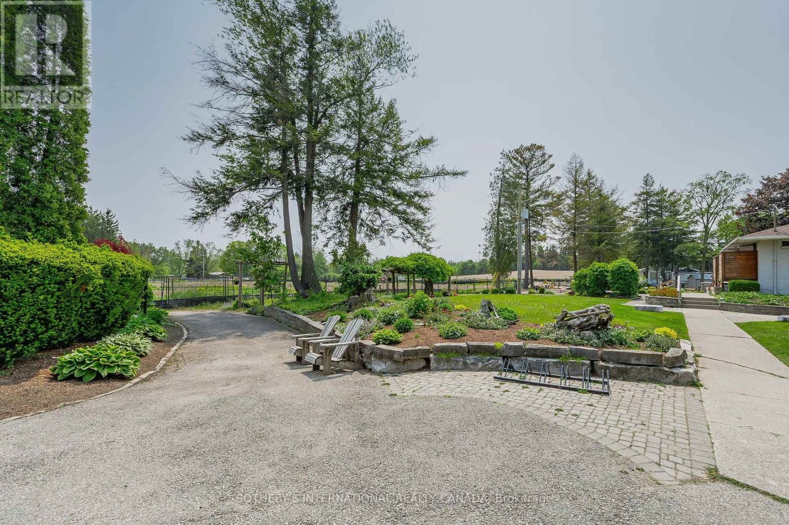 215 - 580 BEAVER CREEK ROAD Image 26