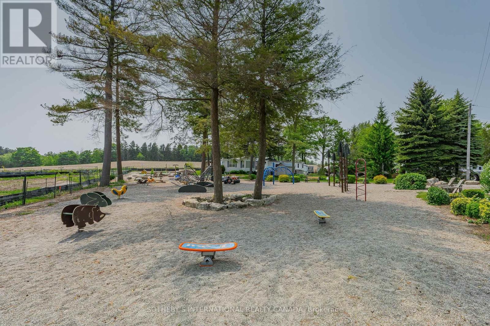 215 - 580 BEAVER CREEK ROAD Image 28