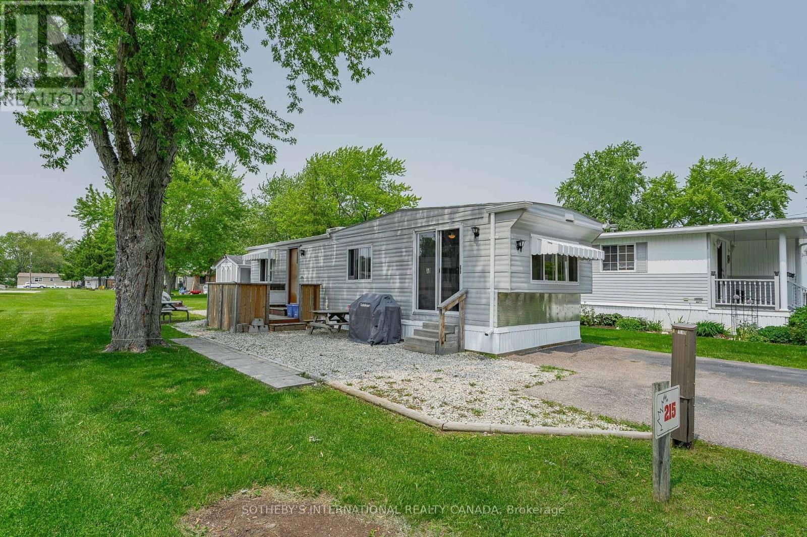 215 - 580 BEAVER CREEK ROAD Image 3