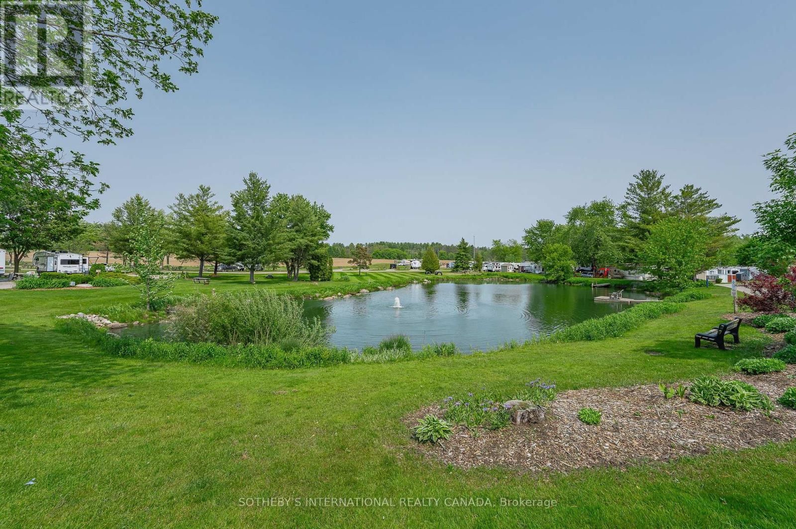 215 - 580 BEAVER CREEK ROAD Image 32