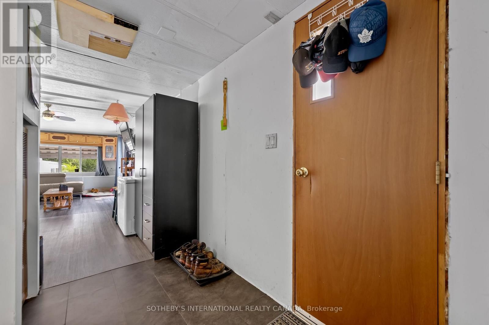 215 - 580 BEAVER CREEK ROAD Image 7