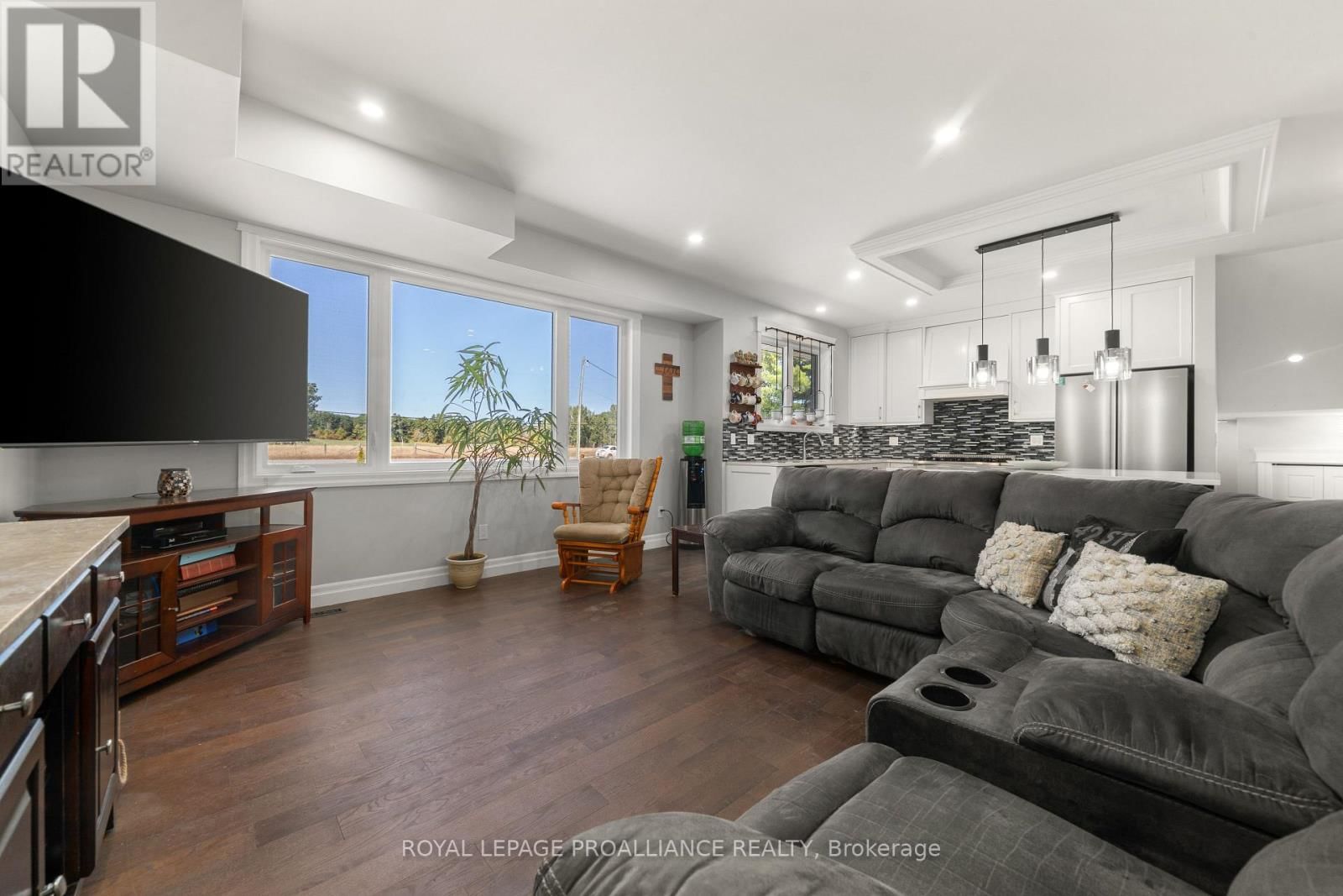 296 BIRD ROAD Image 12