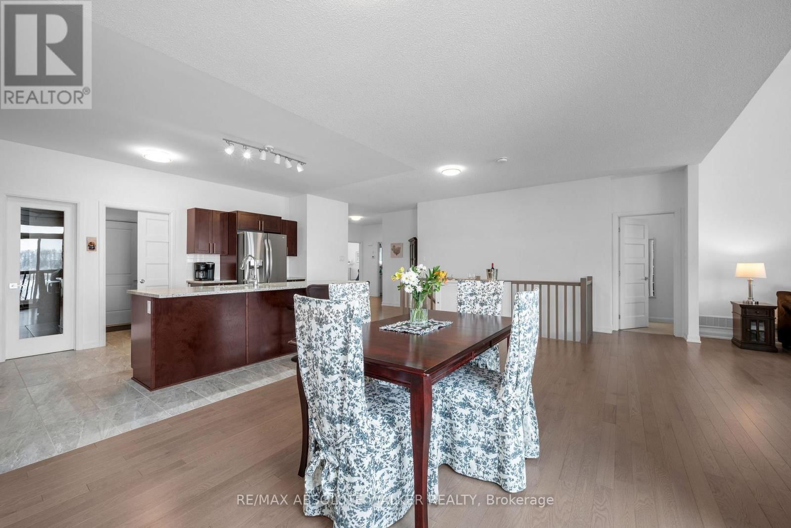 1013 DIAMOND STREET Image 12