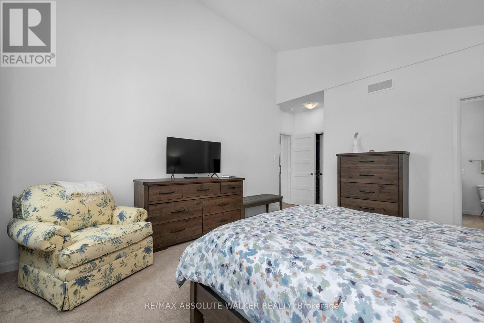 1013 DIAMOND STREET Image 15