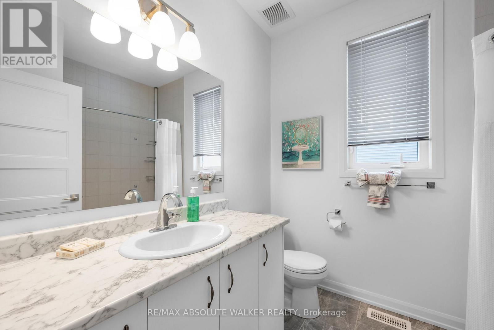 1013 DIAMOND STREET Image 20