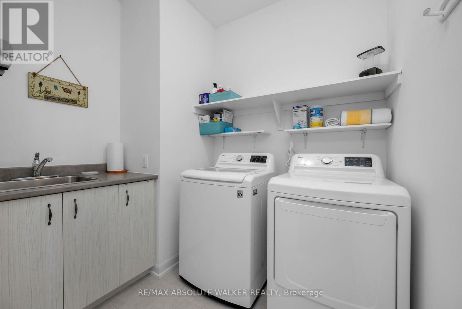 1013 DIAMOND STREET Image 22