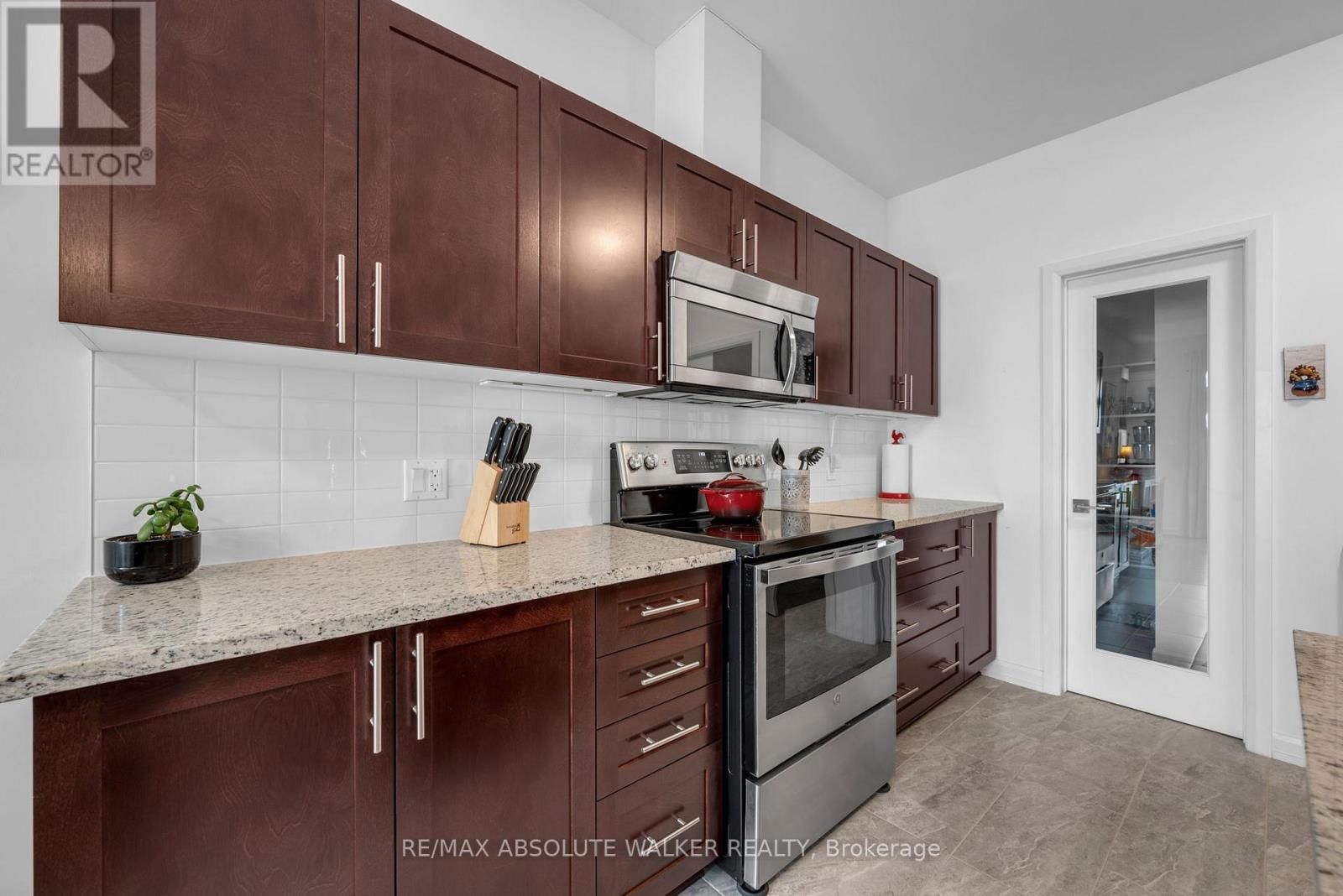 1013 DIAMOND STREET Image 9