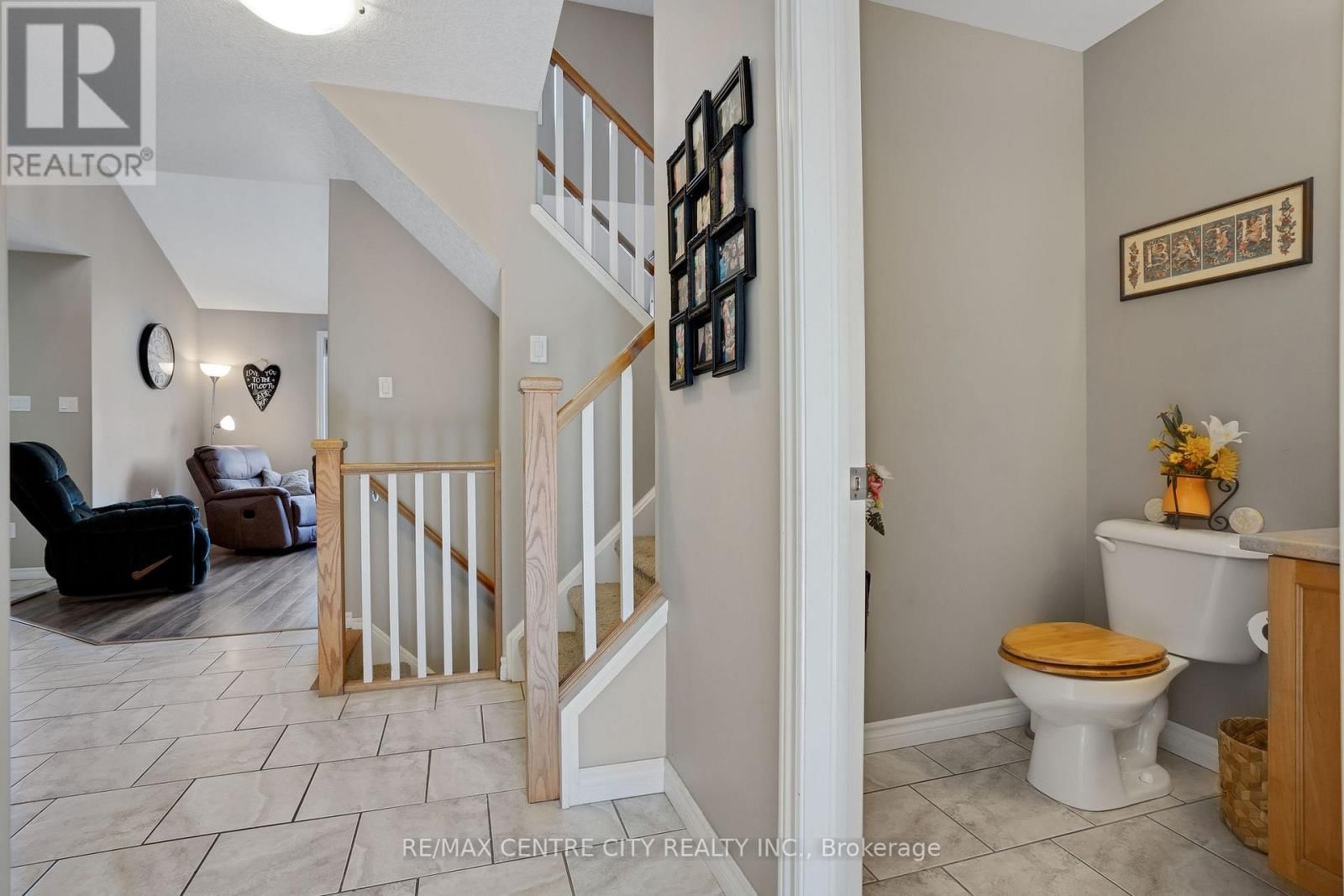 4 - 214 SNYDER'S ROAD EAST Image 15