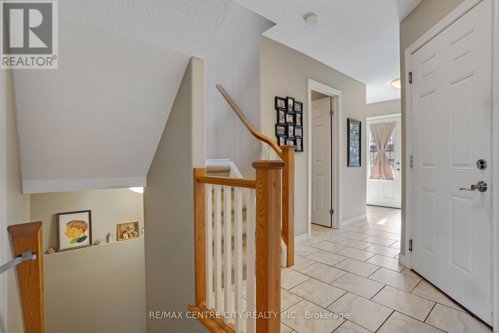 4 - 214 SNYDER'S ROAD EAST Image 17