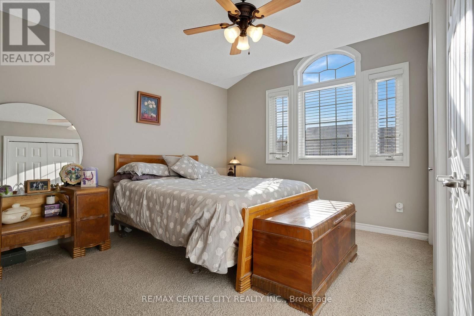 4 - 214 SNYDER'S ROAD EAST Image 25