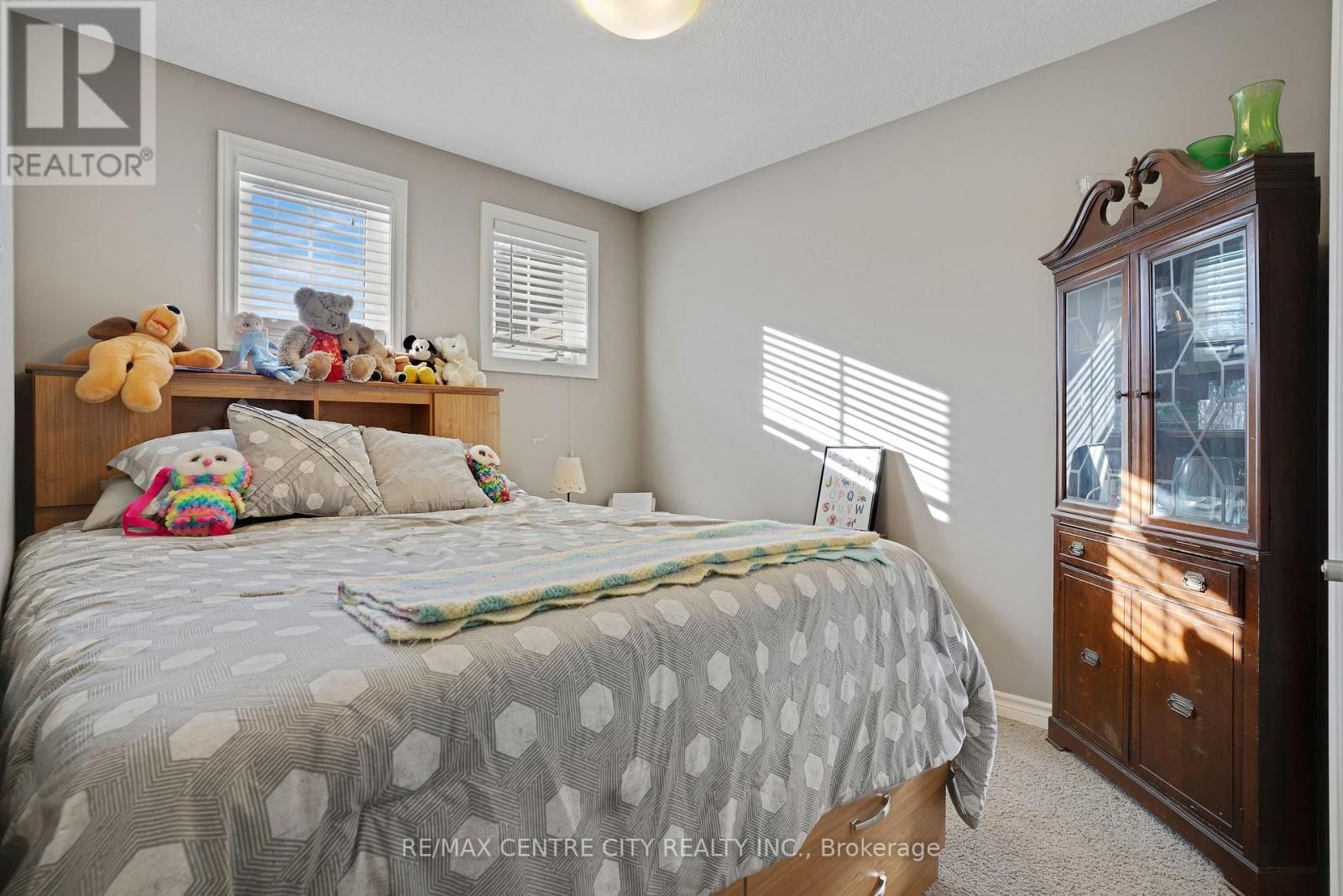 4 - 214 SNYDER'S ROAD EAST Image 28