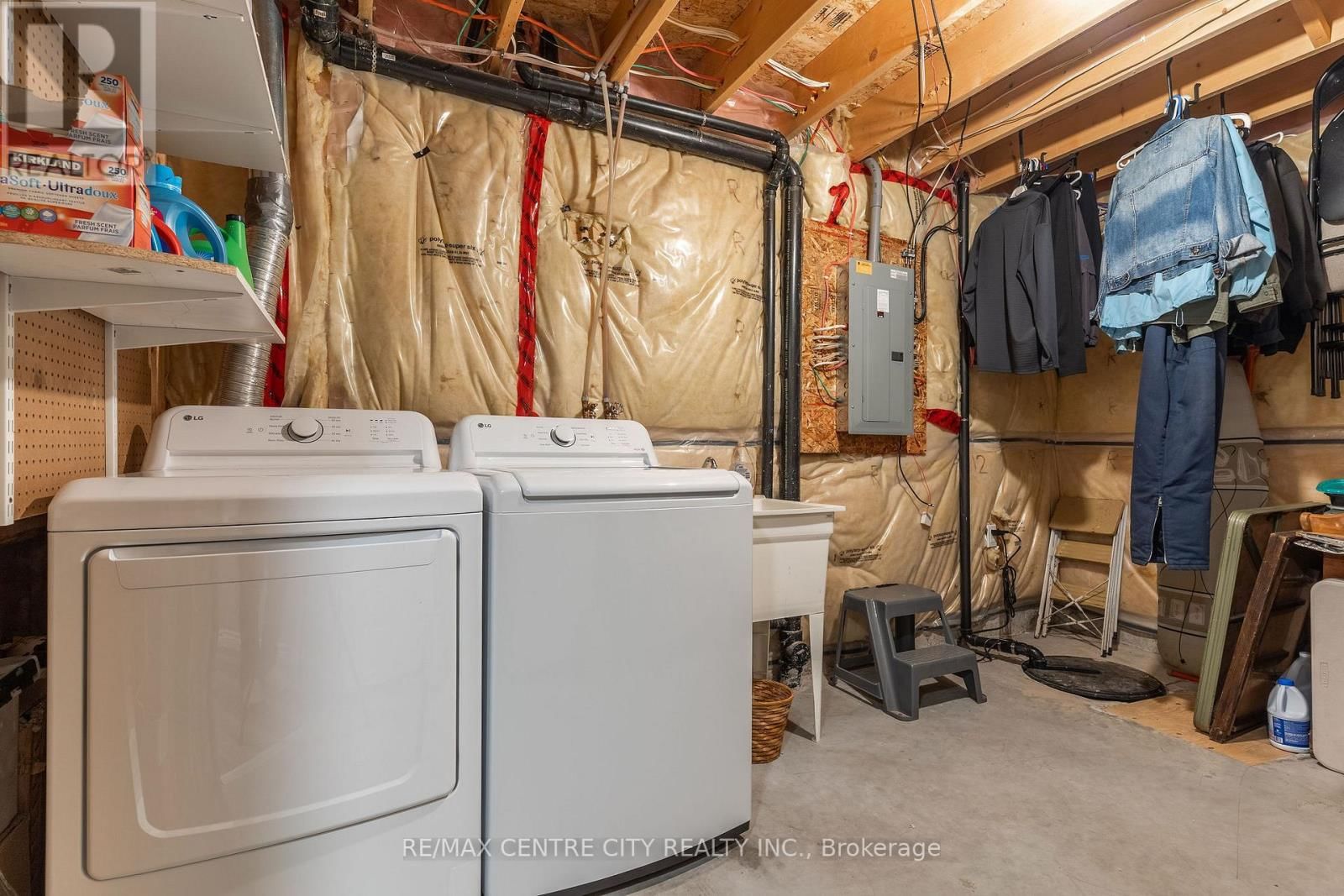 4 - 214 SNYDER'S ROAD EAST Image 39