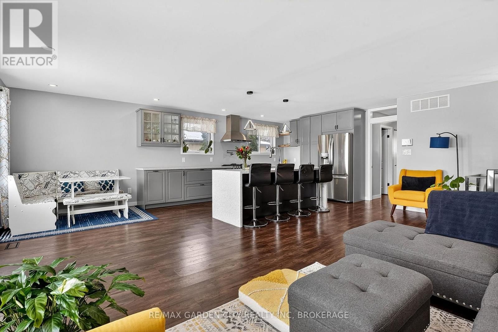 8146 WESTWOOD STREET Image 7