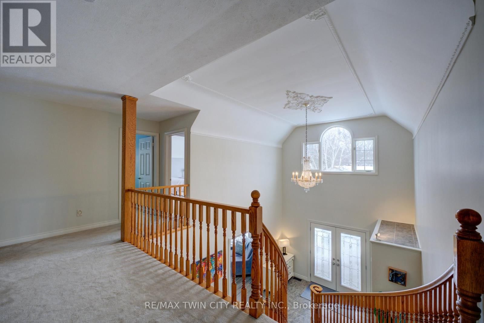 9 SCARFE GARDENS Image 19