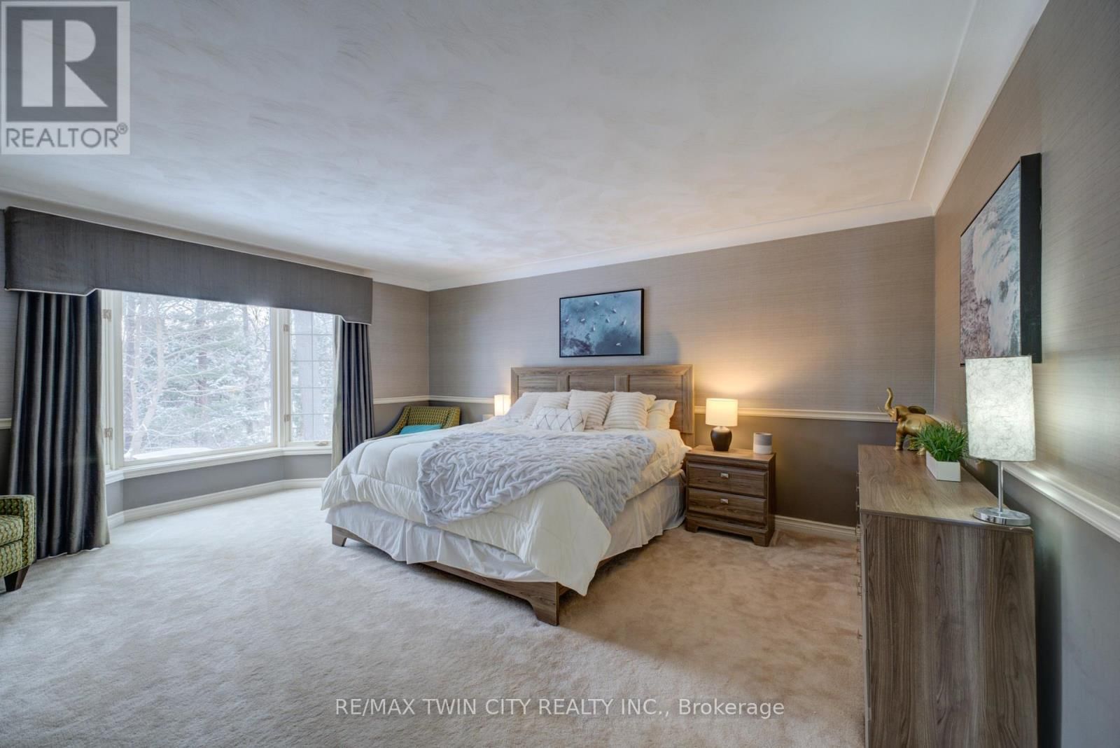 9 SCARFE GARDENS Image 21