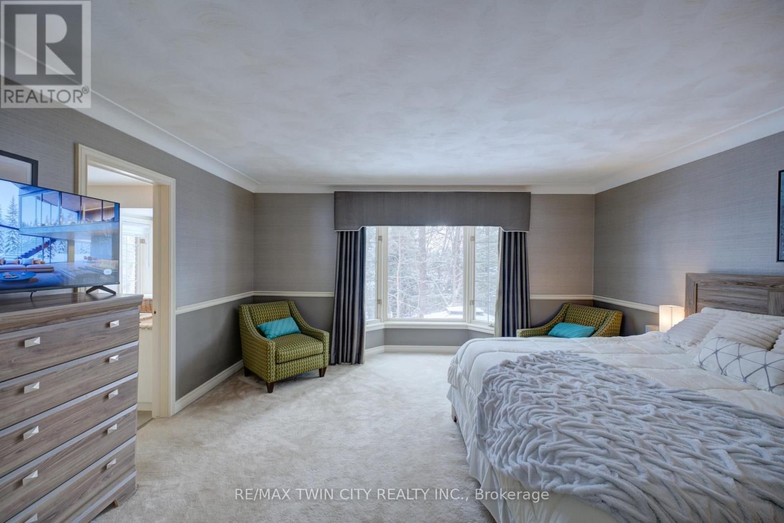 9 SCARFE GARDENS Image 22