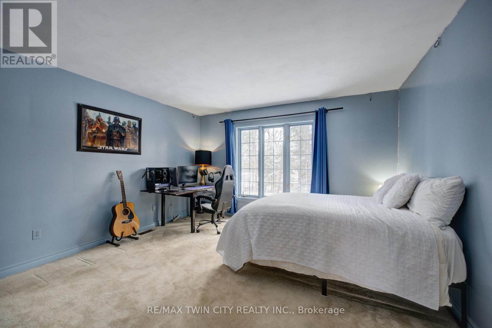 9 SCARFE GARDENS Image 28