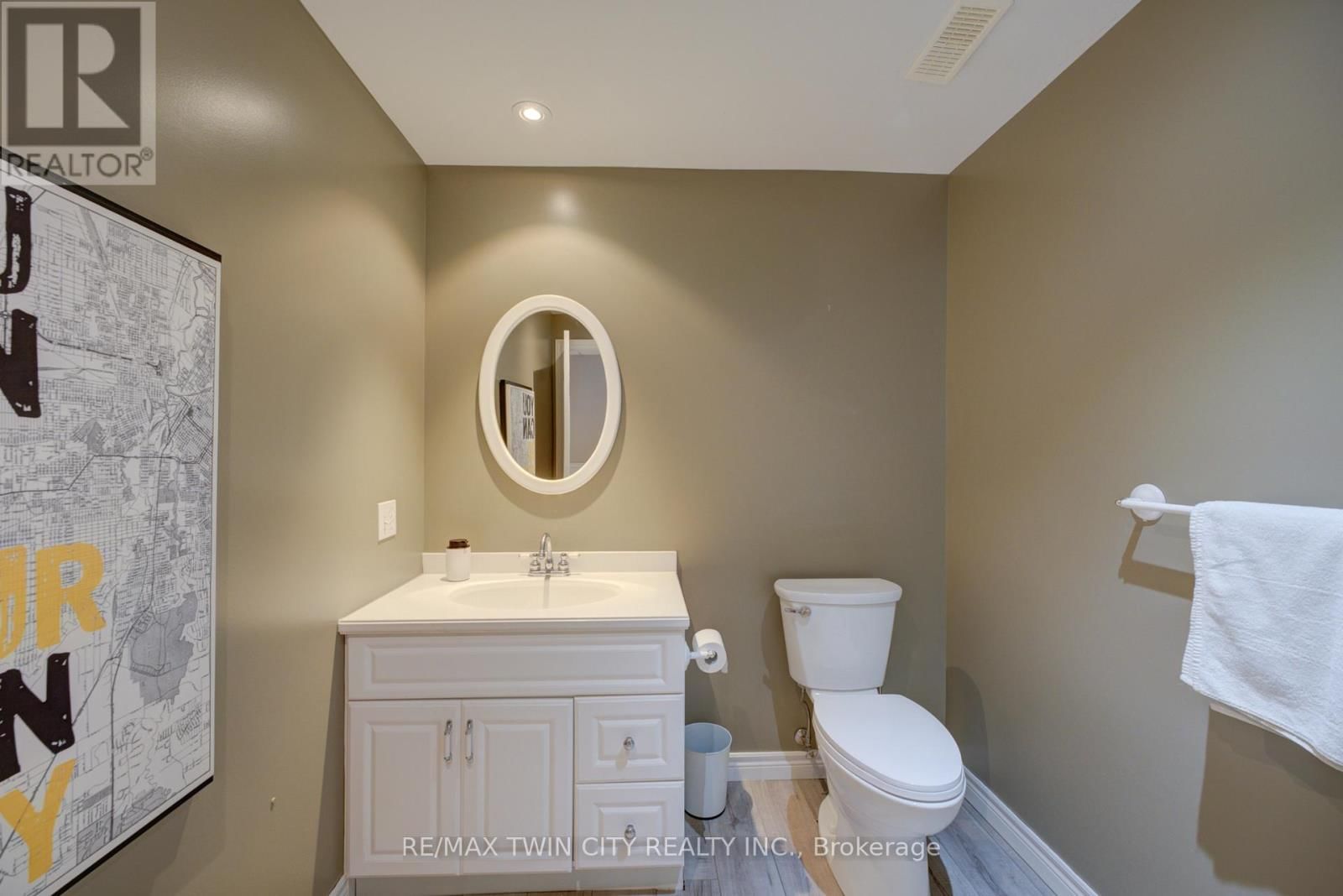 9 SCARFE GARDENS Image 38