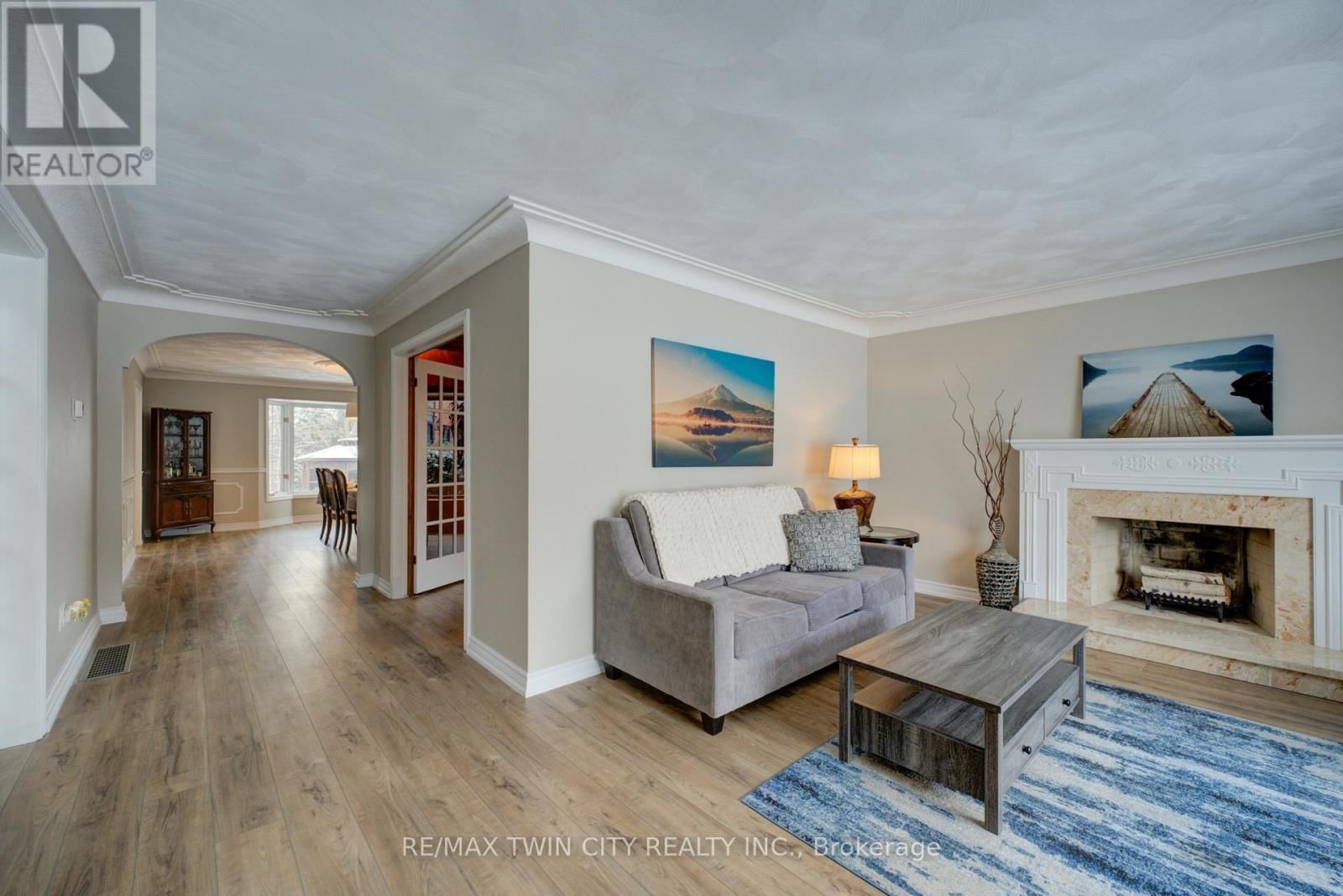 9 SCARFE GARDENS Image 6