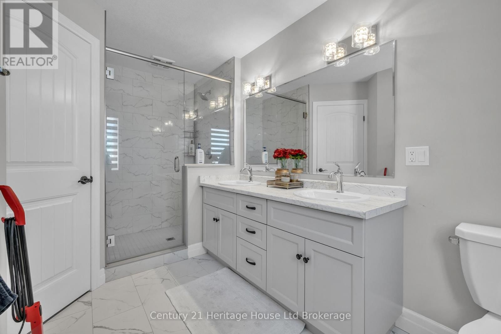 97 BEECH BOULEVARD Image 17