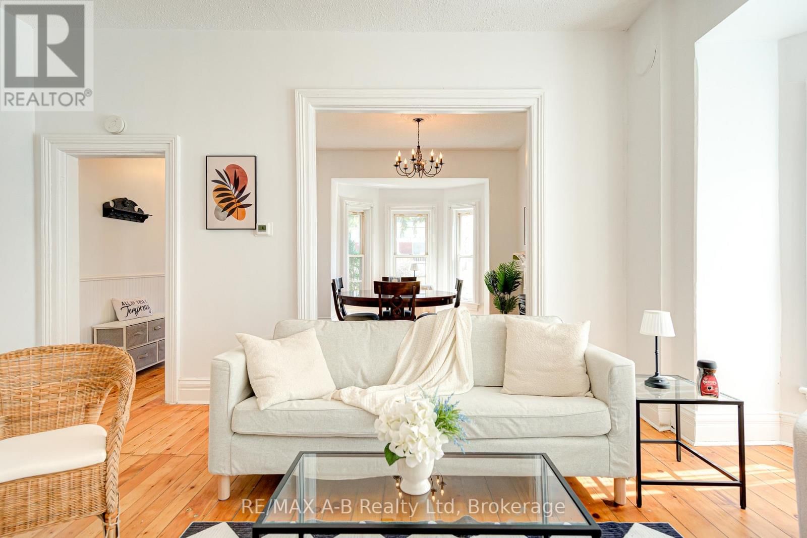 246 WELLINGTON STREET Image 20