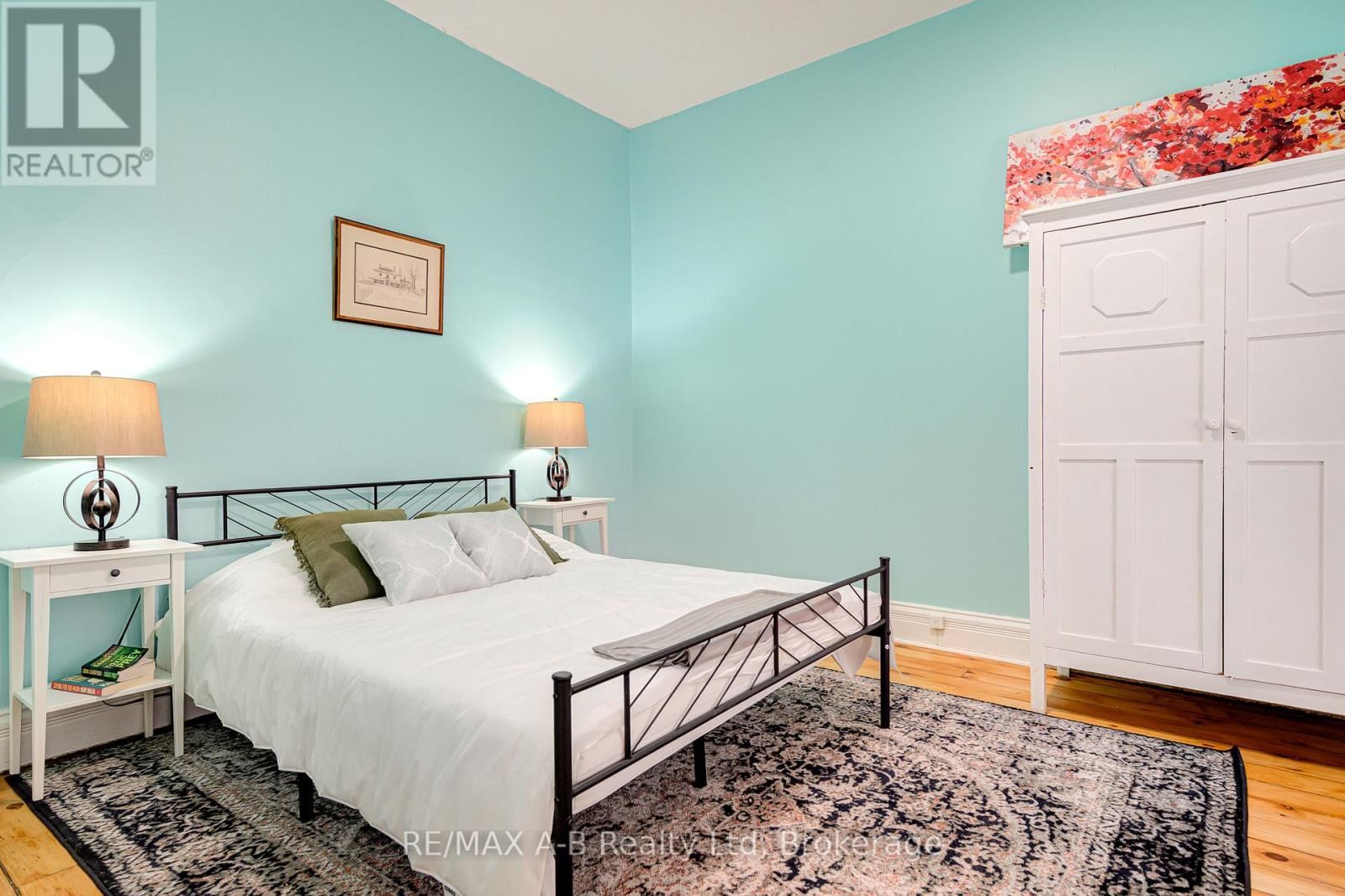 246 WELLINGTON STREET Image 25