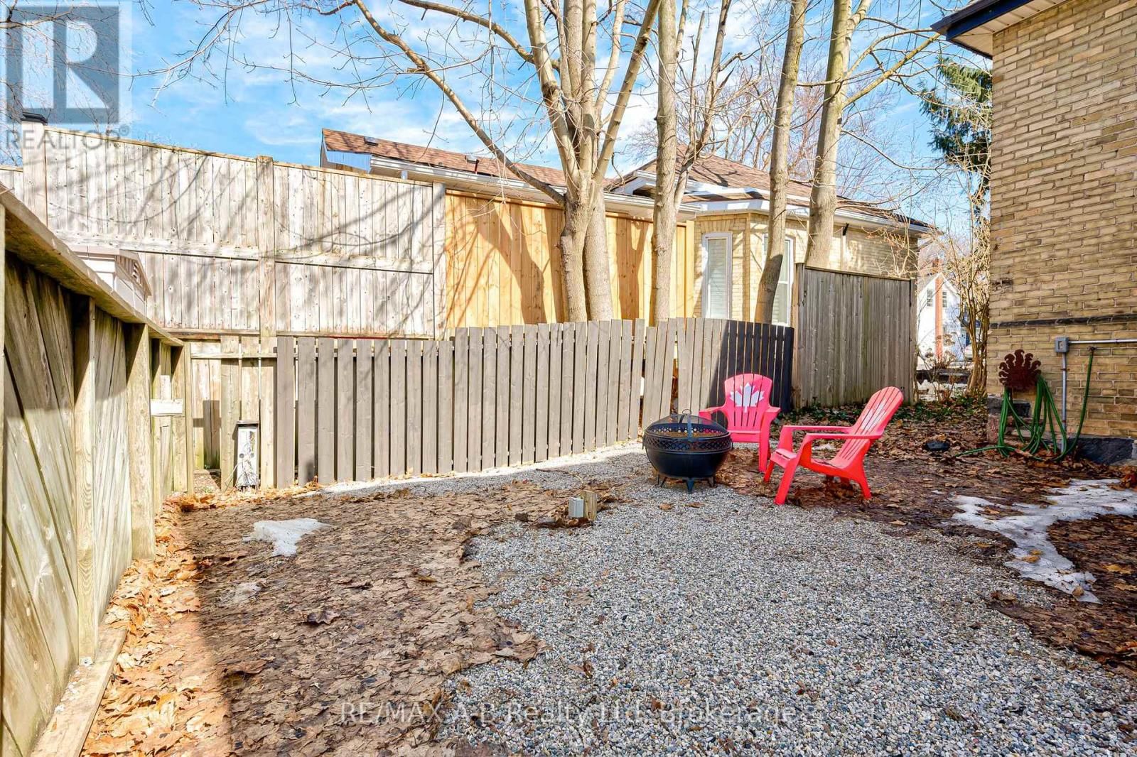 246 WELLINGTON STREET Image 44