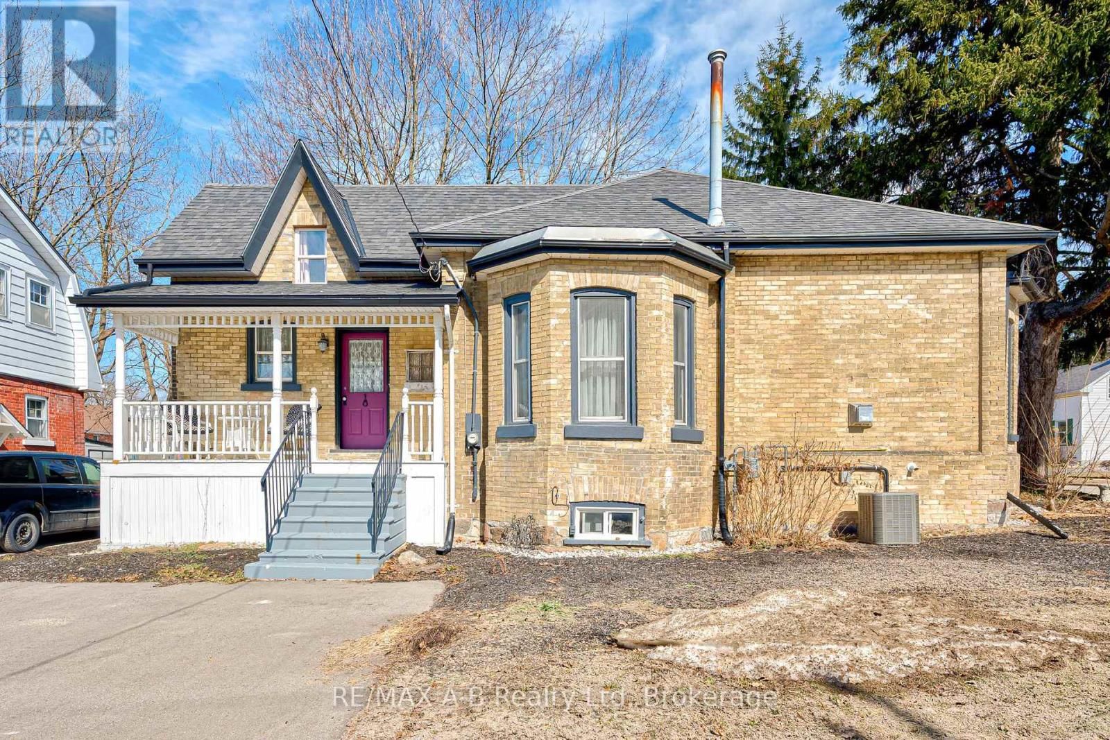 246 WELLINGTON STREET Image 7