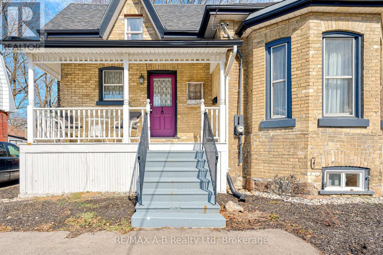 246 WELLINGTON STREET Image 8