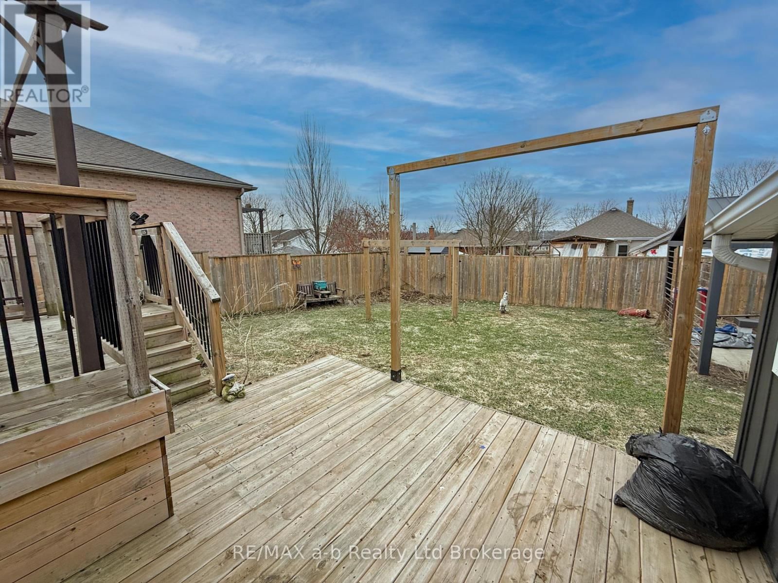 100 EAST PARK DRIVE Image 33